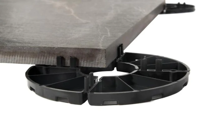 Przejdź do produktu Plastikowa podkładka podpora tarasowa pod płyty 10 mm czarna DDP010