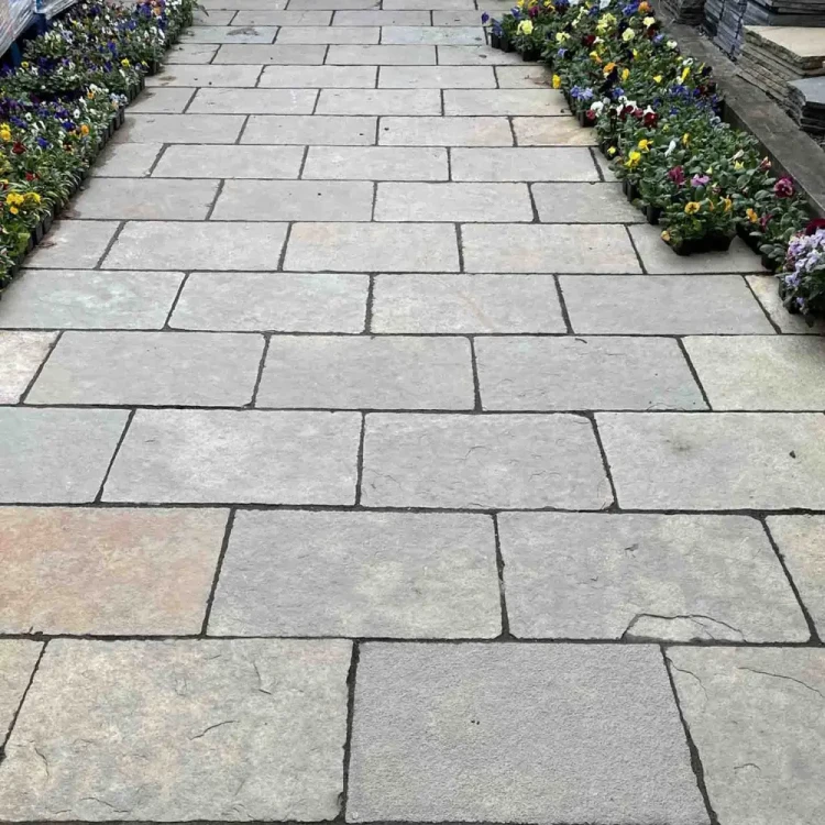 1581.