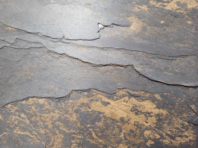 Przejdź do produktu Fornir Kamienny Black Slate Gold 122x280x0,2 cm