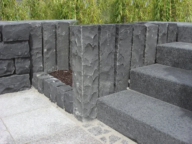 Przejdź do produktu Palisada Granitowa Łupana G690 100x10x10 cm