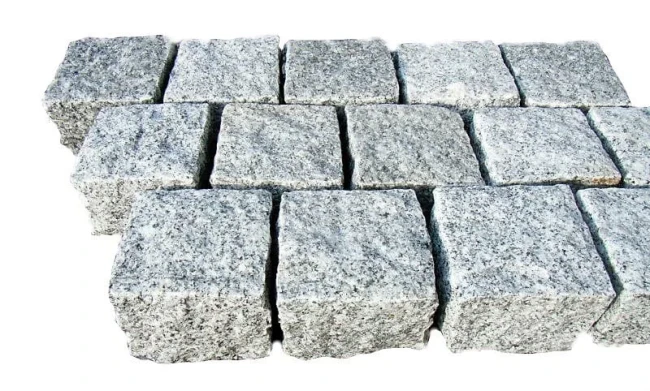 Przejdź do produktu Kostka Granitowa 15/17 Surowo-łupana - Strzegomska