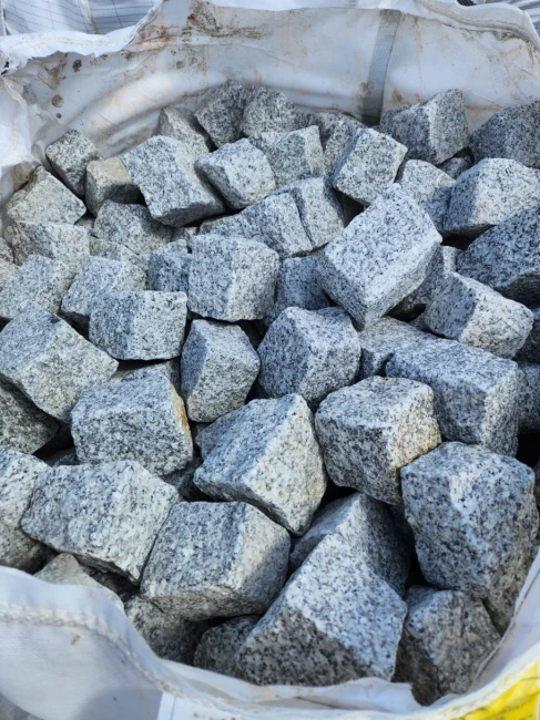Przejdź do produktu Kostka Granitowa 8/11 Cięto-łupana - Strzegomska