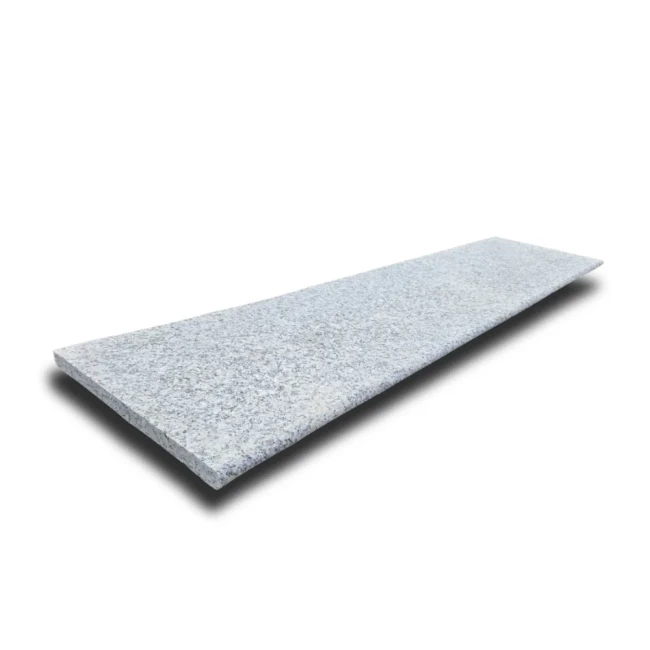 Przejdź do produktu Stopnica Granitowa G602 płomieniowana / polerowana bullnose 160×40×2 cm