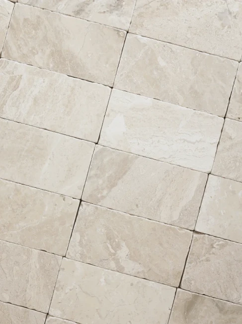 Przejdź do produktu Płytka marmurowa Queen Beige | Coffee White Bębnowana 10x10x1 cm