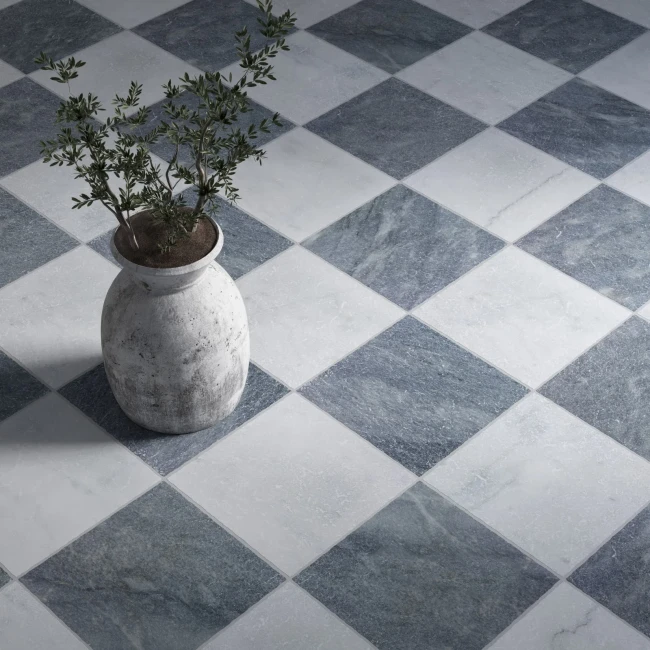 Przejdź do produktu Płytka marmurowa Light Bluestone Bębnowana 20,3x20,3x1,2 cm