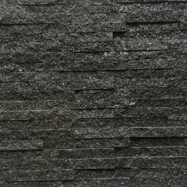 Przejdź do produktu Kamień ścienny/elewacyjny czarny Stackstone Black 10x36 cm