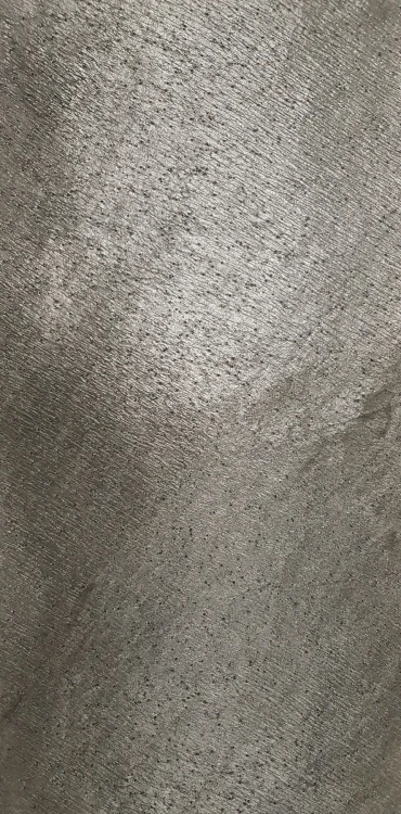 425